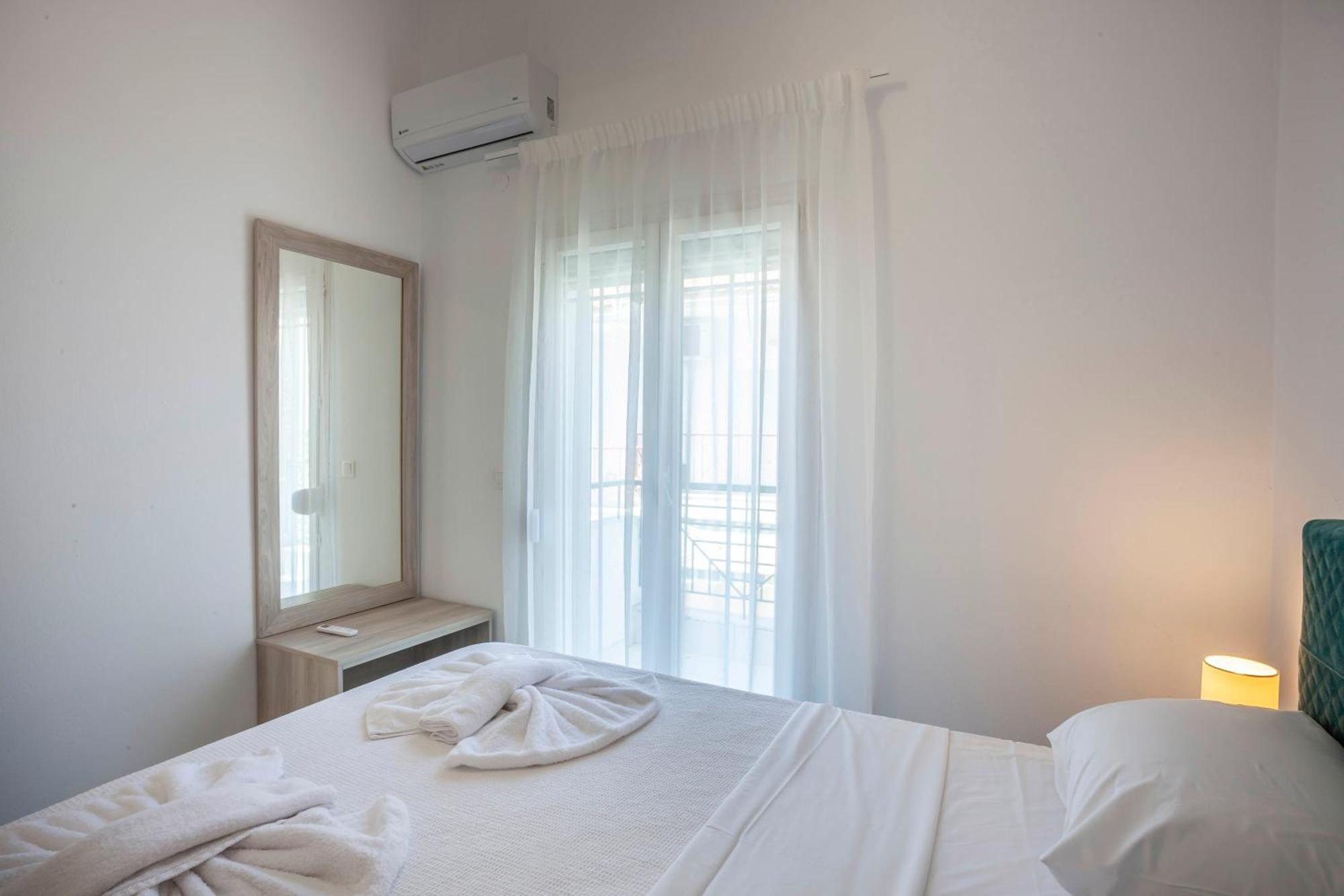 Aris Luxury Apartments Pefkochori Ngoại thất bức ảnh