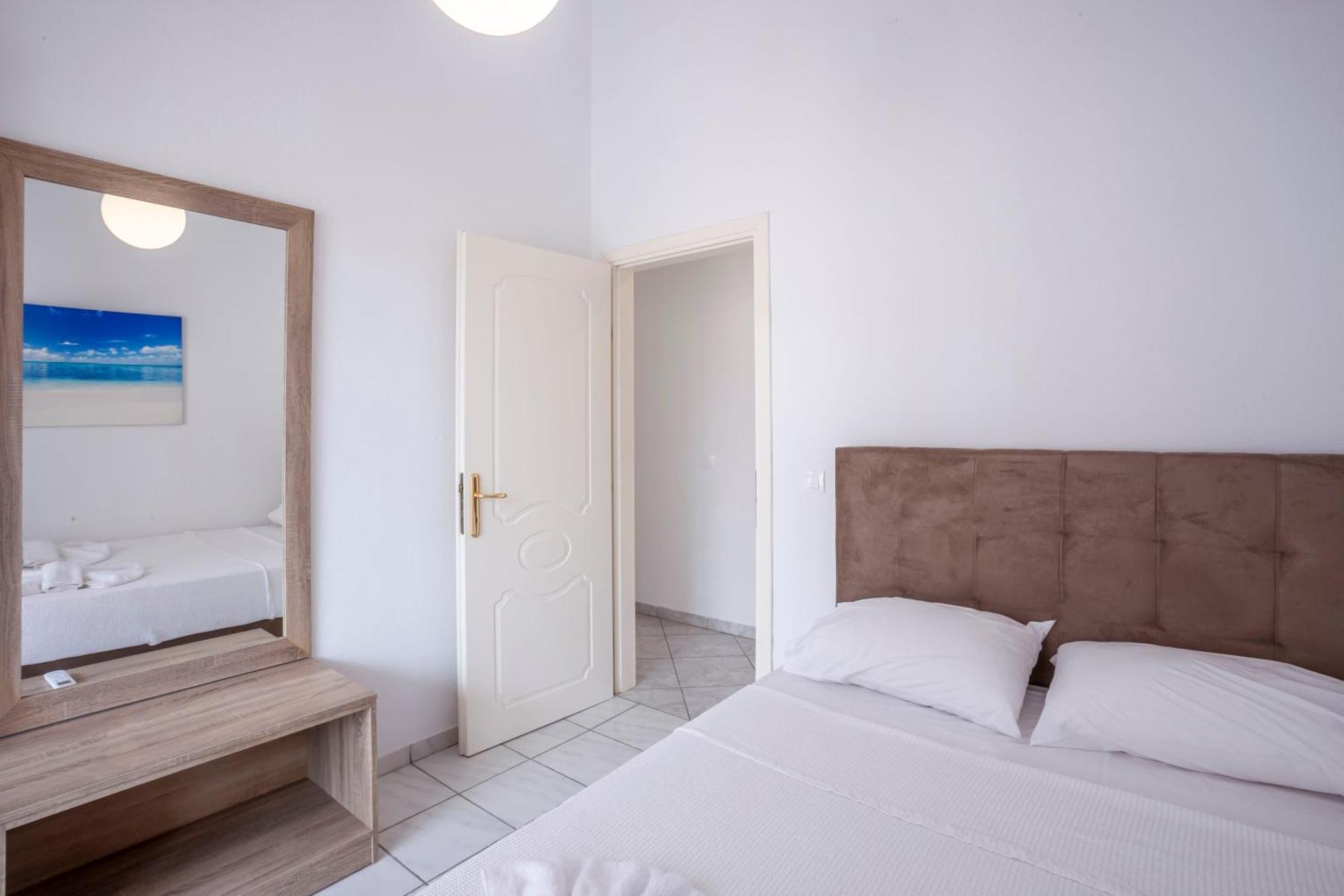 Aris Luxury Apartments Pefkochori Ngoại thất bức ảnh