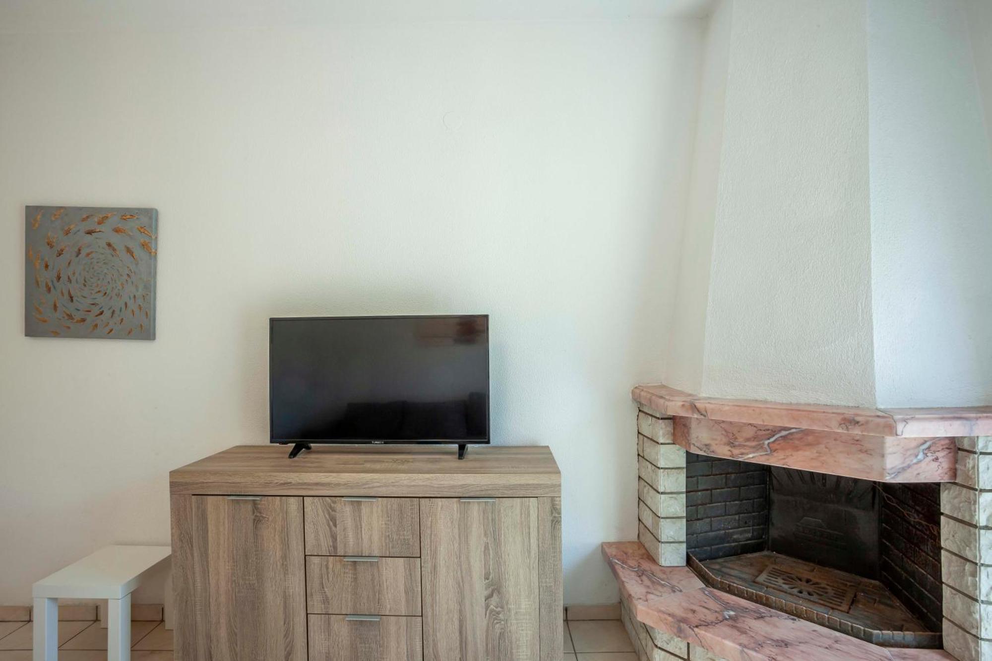 Aris Luxury Apartments Pefkochori Ngoại thất bức ảnh